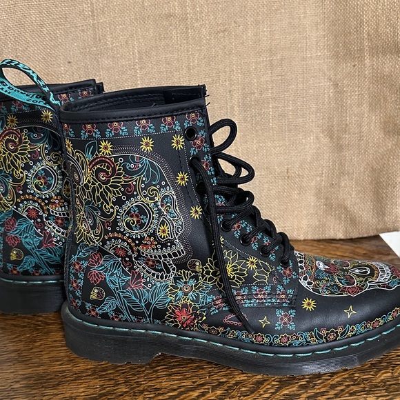Dr. Martens Shoes - Dr.Martens 1460 Skull Women's Boots
